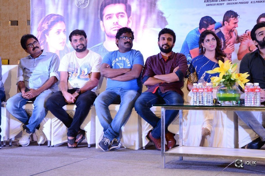 Vunnadhi-Okate-Zindagi-Movie-Team-Thanks-Meet